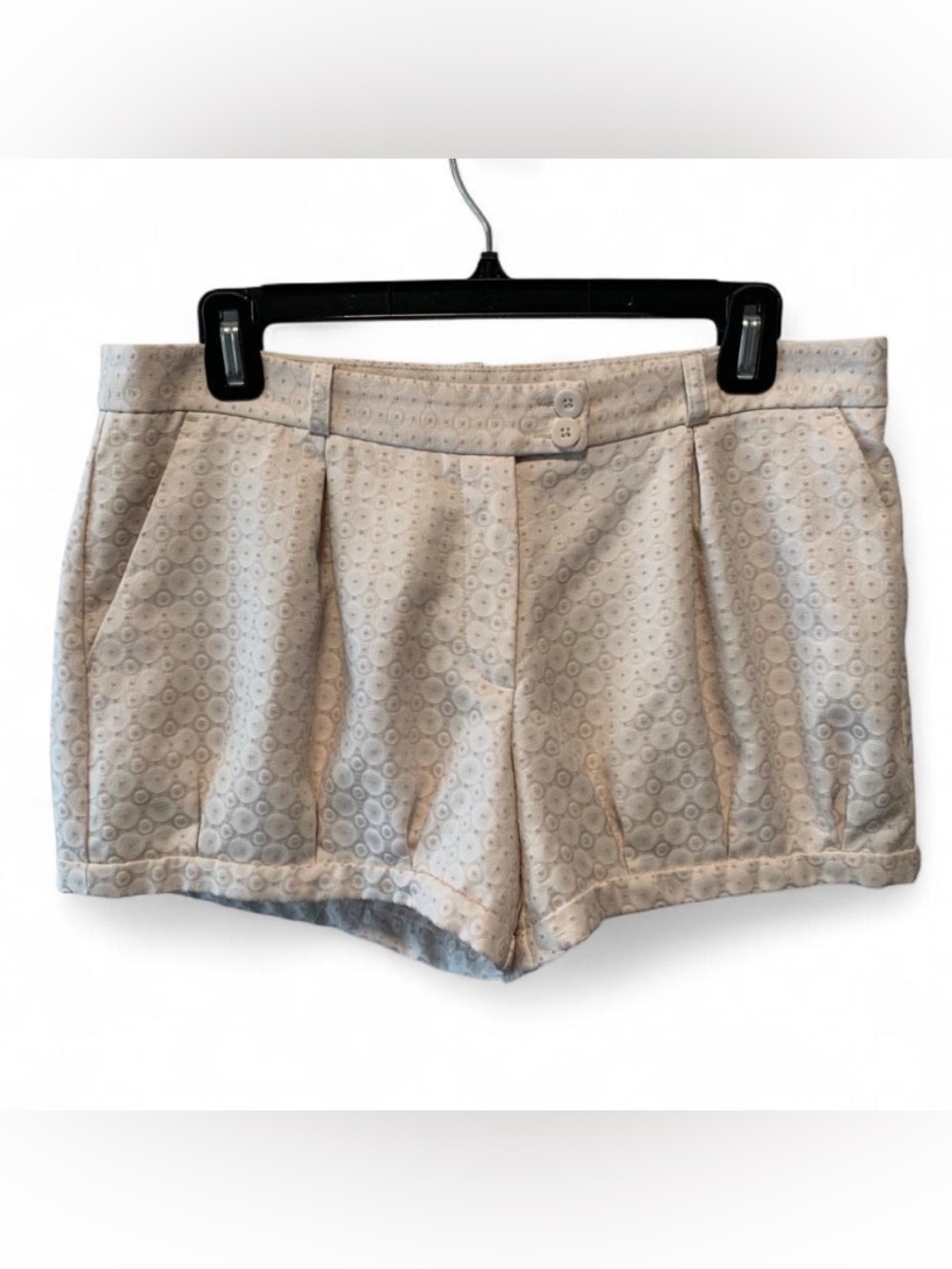 Cream Shorts with Front Pleats